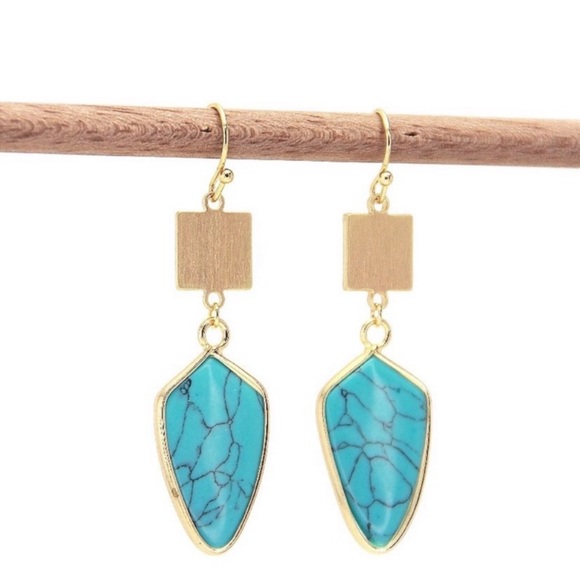 TURQUOISE & BRUSHED GOLD ARROWHEAD SHAPE DROP EARRINGS - Picture 2 of 5